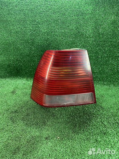 Задний фонарь левый Volkswagen Bora