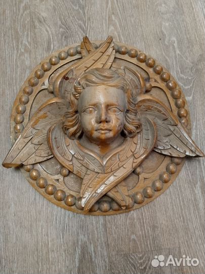 Статуэтка из дерева