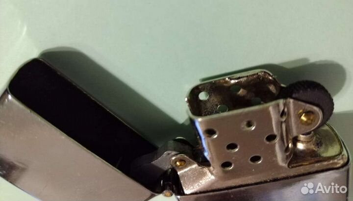 Зажигалка бензиновая