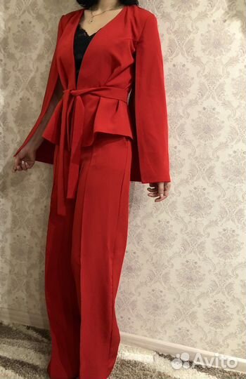 Костюм женский,S