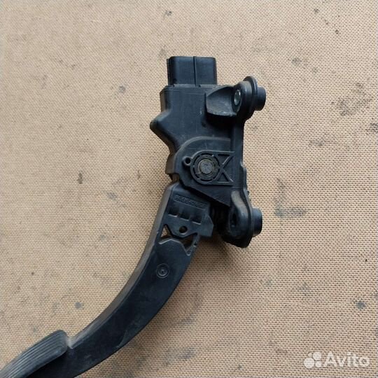 Педаль газа mitsubishi outlander xl 2008 Европа