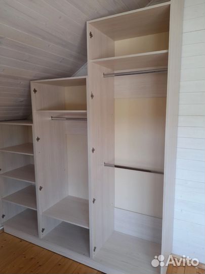 Шкаф в детскую комнату