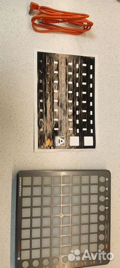 Novation Launchpad S - midi controller/ sampler