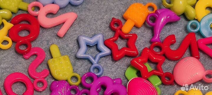 Бусины-пуговки-висюльки. Пластик