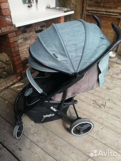 Прогулочная коляска