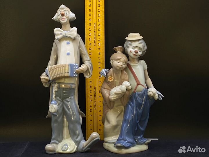 Фарфоровая статуэтка 