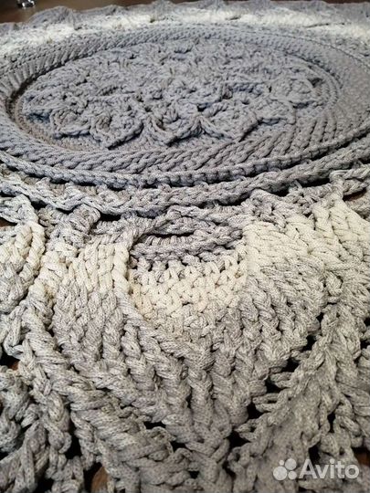 Вязаный ажурный ковёр, ковер 120 см ручной работы
