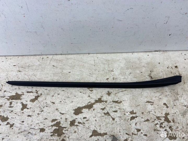 Молдинг лобового стекла правый Bmw X1 F48 2015