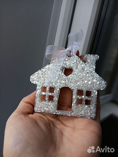 Небольшие фигурки из эпоксидной смолы