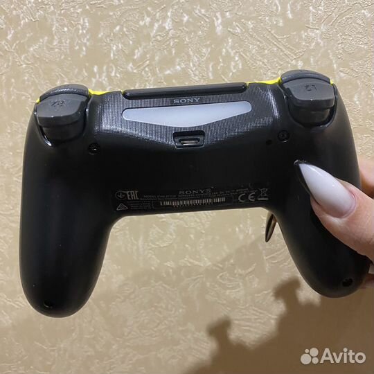 Геймпад для Sony Playstation 4 Dualshock 4