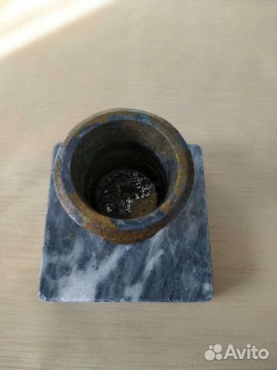 Подсвечник на одну свечу, на натуральном камне