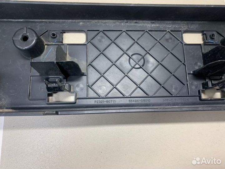 Площадка номерного знака Toyota Land Cruiser 200