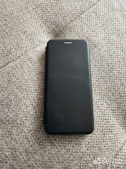 Чехлы на телефон