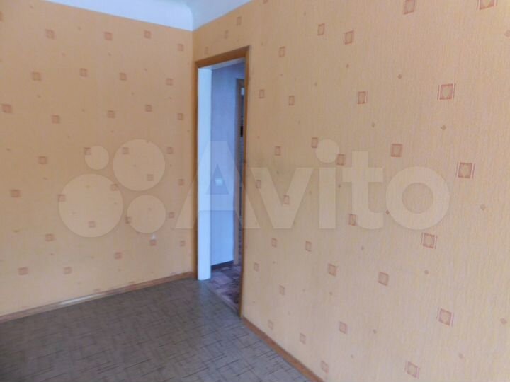 3-к. квартира, 54 м², 1/3 эт.