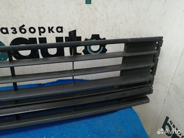 Решетка переднего бампера 6RU853677C Volkswagen