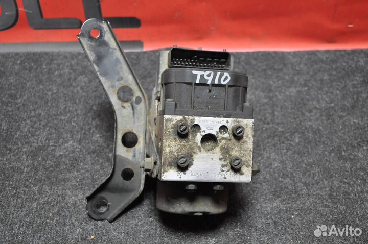 Блок ABS toyota avensis ST220