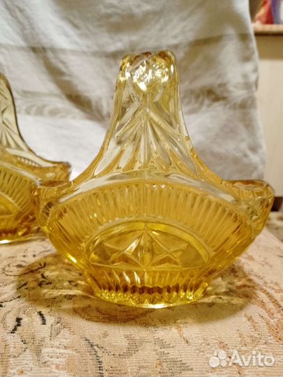 Ваза конфетница цветное стекло