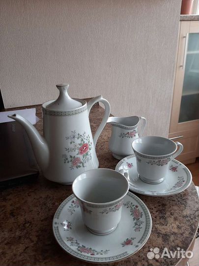 Часть столового сервиза