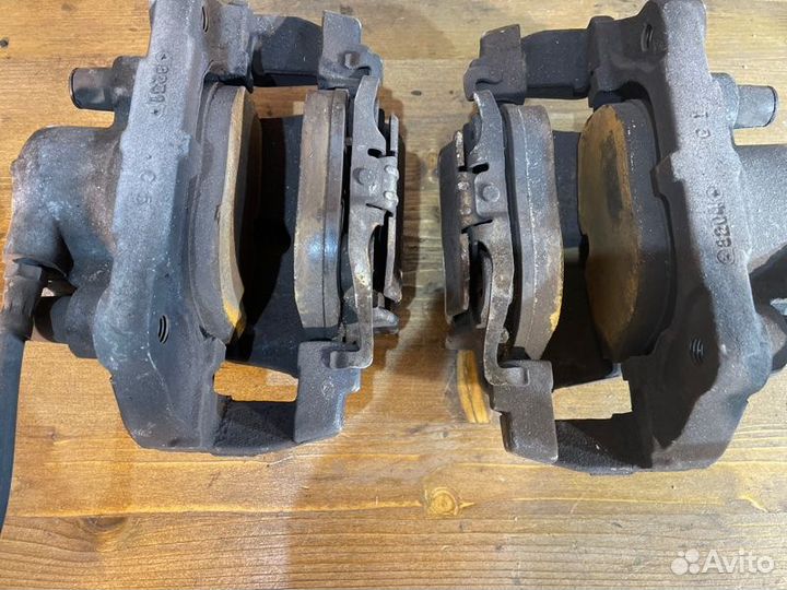 Суппорт тормозной передний Bmw X5 E70 N52B30 AF