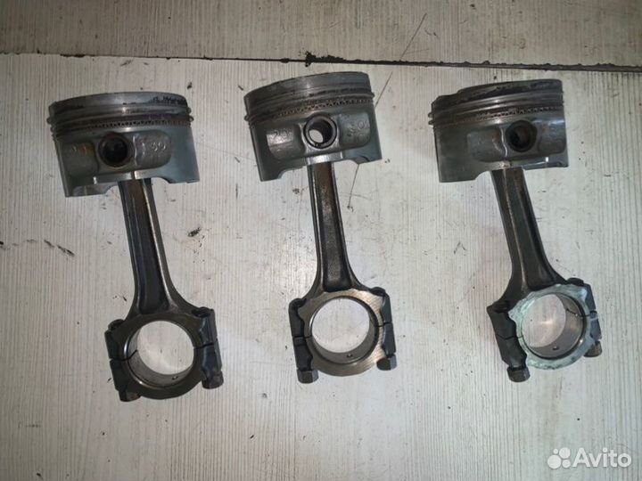 Поршень Ford Focus 1 LX 2.0 split port 2002