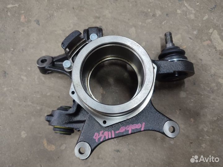 Кулак задний правый с шаровой в сборе SsangYong