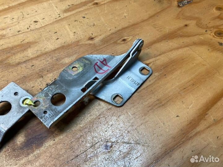 Петля капота nissan AD