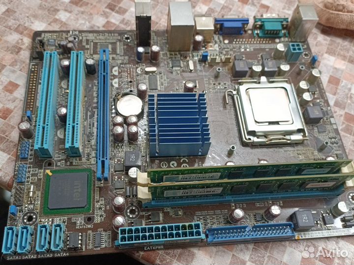 Материнская плата с процессором и память 4Гб
