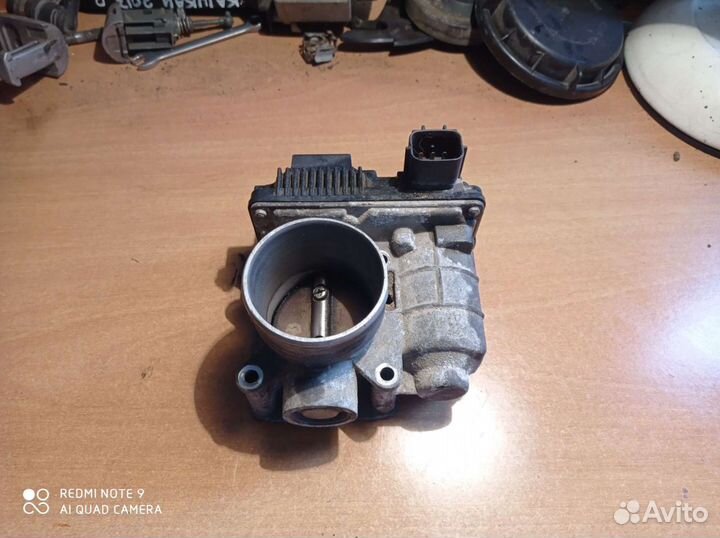 Дроссельная заслонка Nissan Sunny FNB15