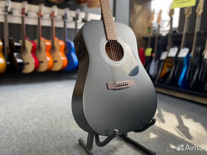 Гитара электроакустическая