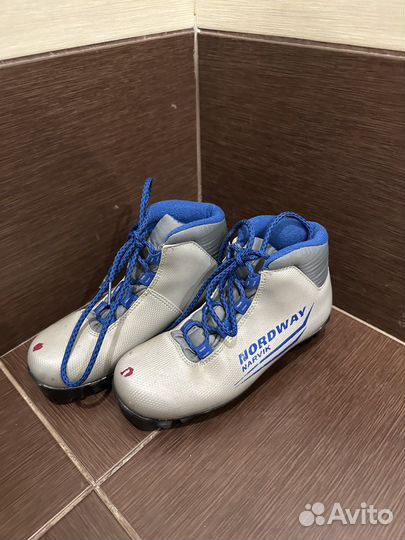 Лыжные ботинки