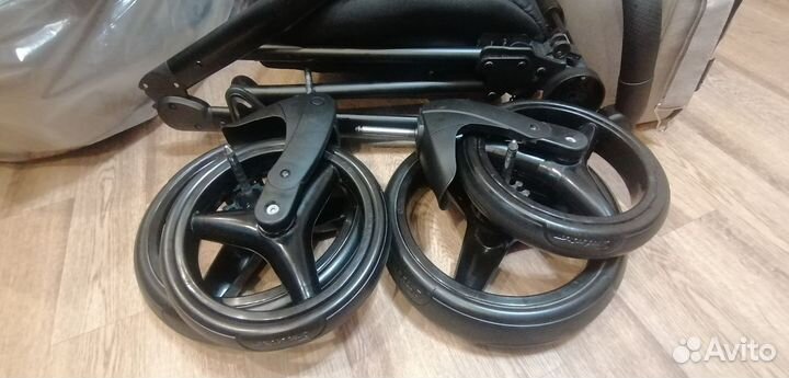 Коляска Adamex Cristiano 2 в 1 CR-245 кожа т.беж