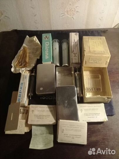 Шприцы медицинские стеклянные+иглы+стерилизаторы