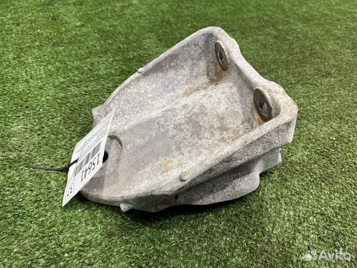 Кронштейн двигателя задний правый Nissan Teana J32