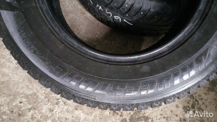 Bridgestone Ice Cruiser 7000 215/70 R16 204Q