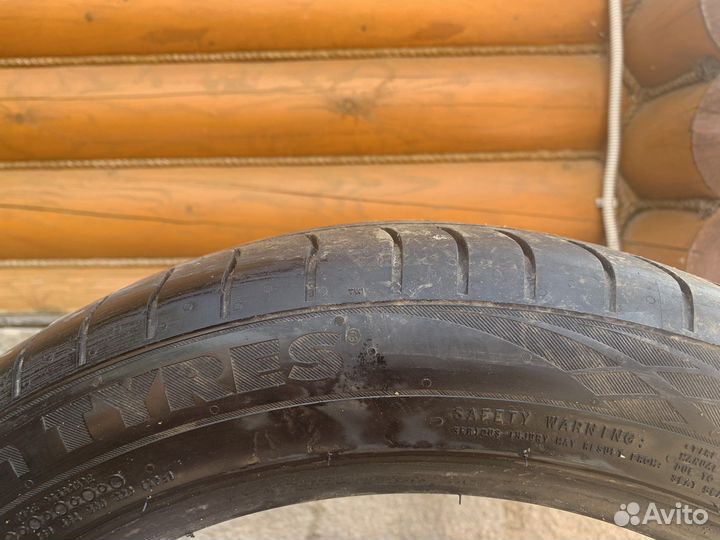 Nokian Tyres Hakka Blue 3 225/45 R17 30