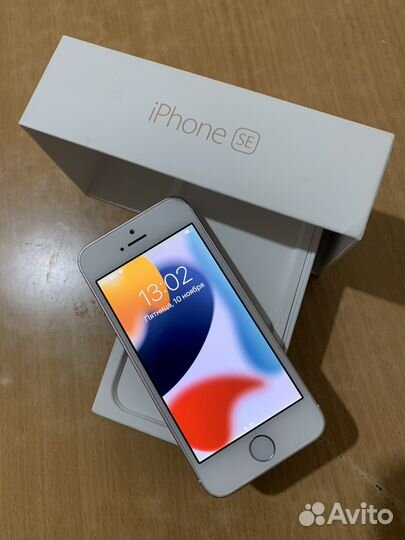 iPhone SE, 32 ГБ
