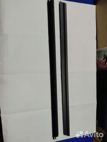 1Z0837480A Уплотнение стекла передней двери Шкода