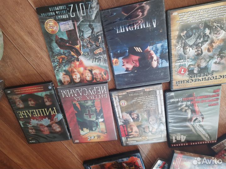 Отдам бесплатно dvd диски видео и аудио кассеты