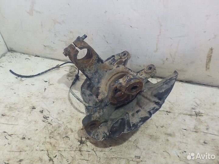 Кулак поворотный передний левый BMW X3 E83