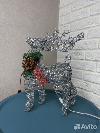 Новогодний олень гирлянда украшения дома