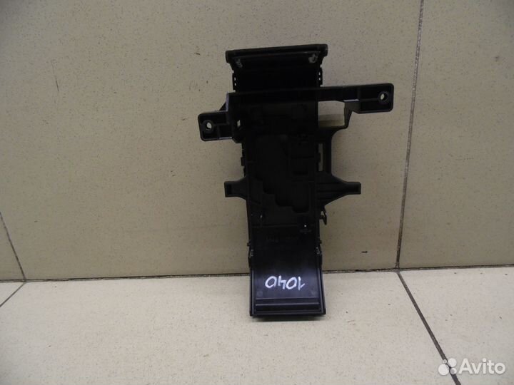 Накладка (кузов внутри) Hi Lux 2015