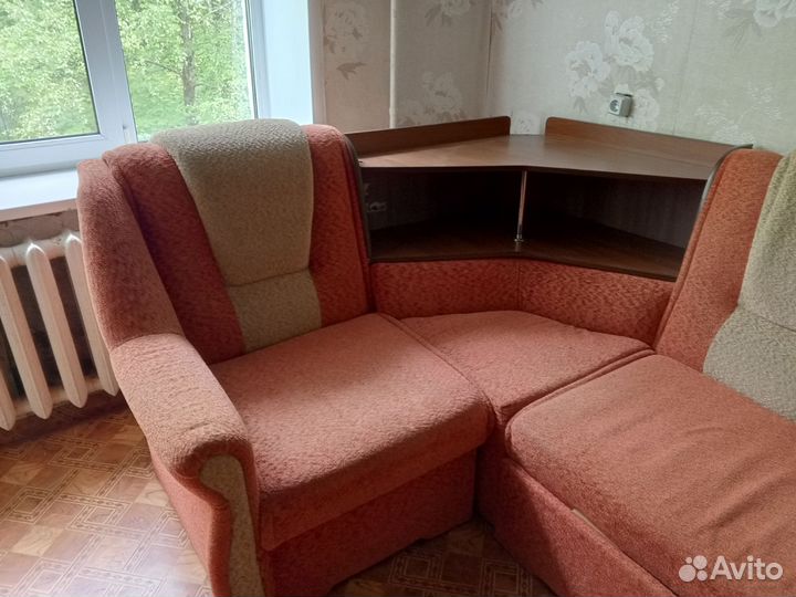 Большой угловой диван бу