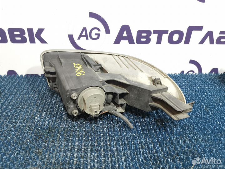 Противотуманная фара Nissan Cefiro