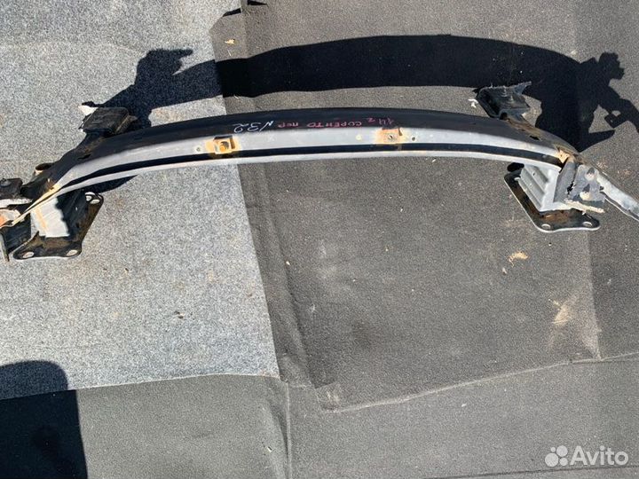 Усилитель бампера передний Kia Sorento 2014