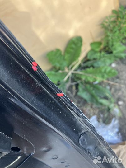 Крышка багажника рено сандеро 1(дефект)