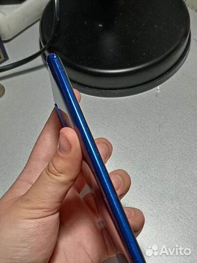 Телефон Honor 10i