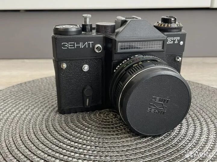 Плёночный фотоаппарат Зенит