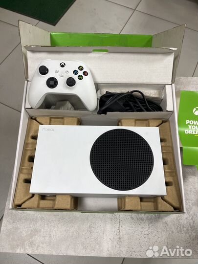 Xbox series s, 512 GB SSD, 1 геймпад