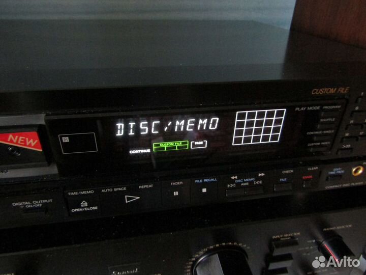 CD проигрыватель Sony CDP-228ESD