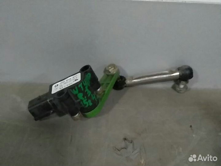 Датчик уровня кузова Volkswagen Touareg NF 2